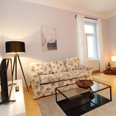 Classy Apartment In The Heart Of Wien Eksteriør billede